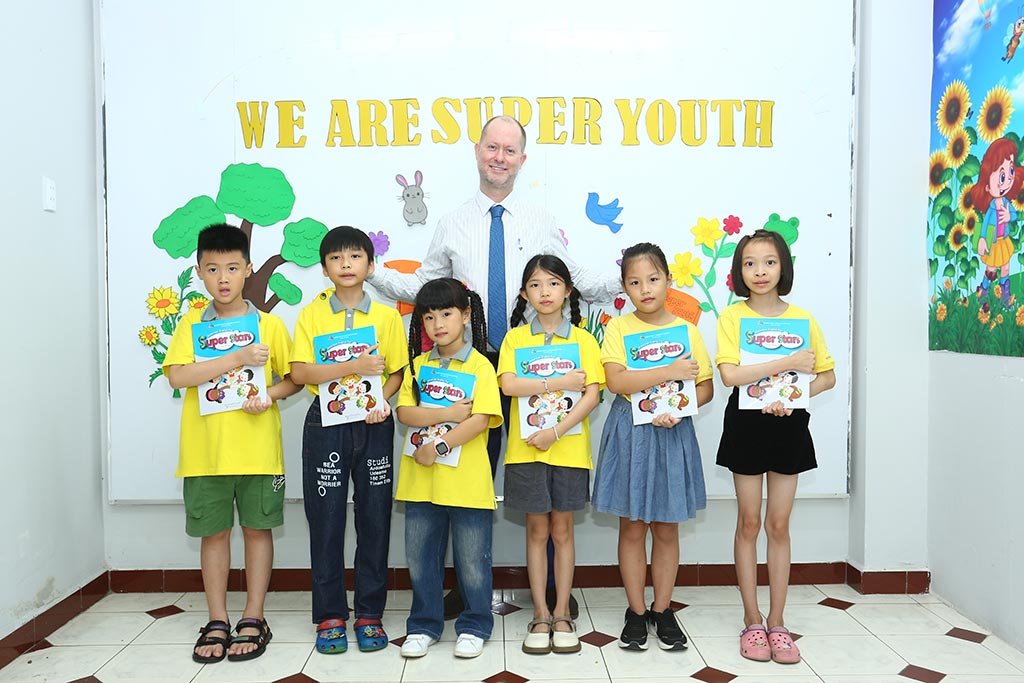 Ngoại Ngữ Thần Đồng – Lời giải đáp cho câu hỏi "Bé 5 tuổi nên học tiếng Anh ở đâu?"