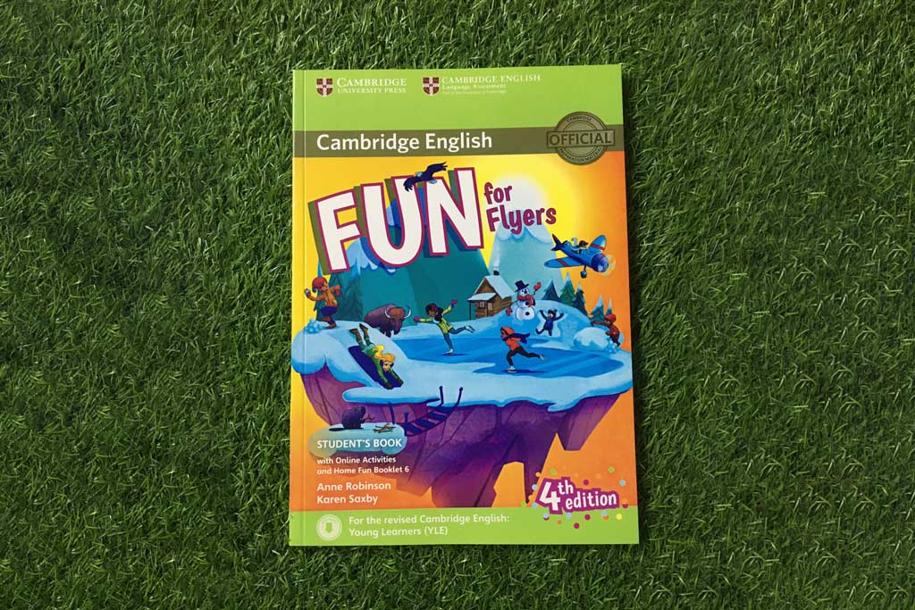 Sách ôn luyện từ vựng và ngữ pháp (Fun for Flyers)