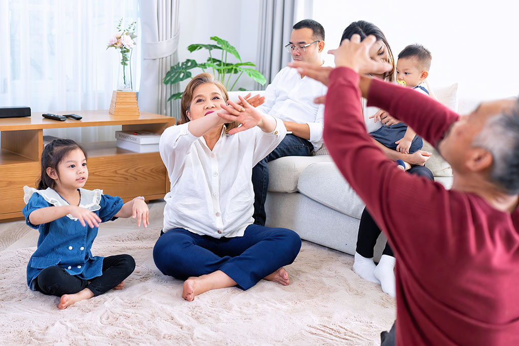 Học qua trò chơi vận động