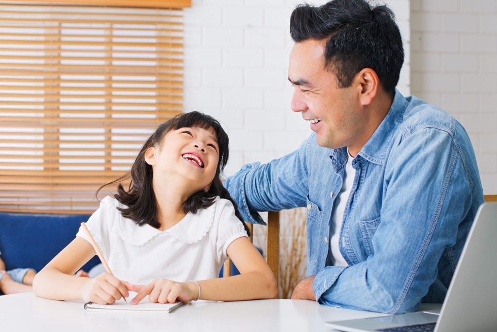 4 bí quyết giúp ba mẹ luyện hội thoại cùng con hiệu quả