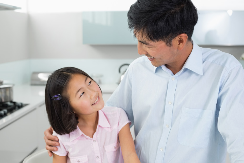 Ba mẹ ơi, hãy "đóng kịch" cùng con!