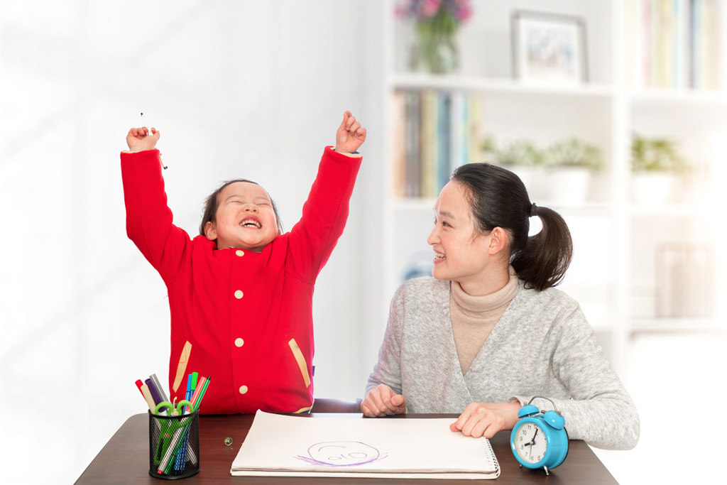 Bí quyết giúp ba mẹ dùng câu hỏi hiệu quả để bé phản xạ nhanh