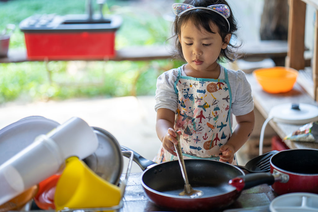 Bộ câu về các hoạt động trong nhà