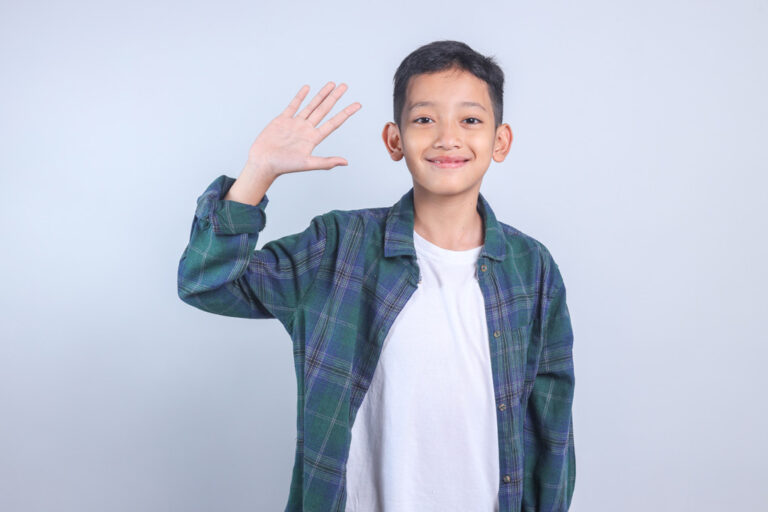 Mẫu câu chào hỏi và tạm biệt (Greetings & Farewells)