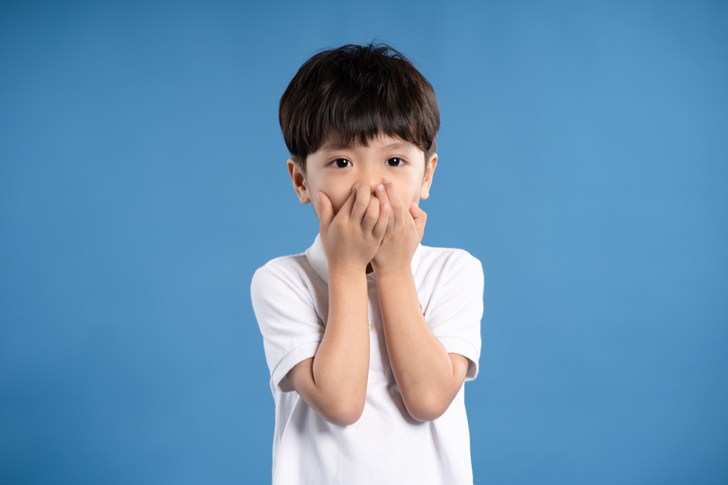 Tại sao bé ngại nói tiếng anh dù biết nhiều từ vựng?