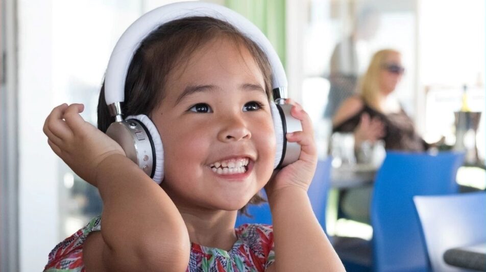 Cách cải thiện kỹ năng nghe tiếng Anh cho trẻ 3–14 tuổi