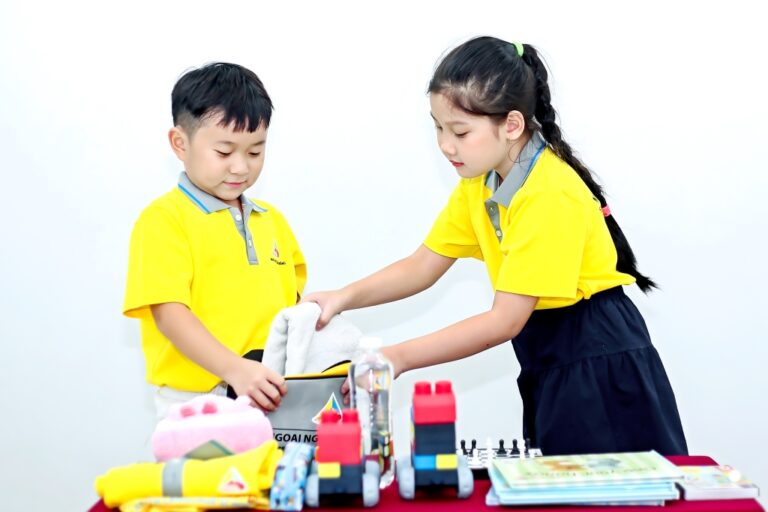 Học tiếng Anh kết hợp phát triển kỹ năng sống cho trẻ tiểu học