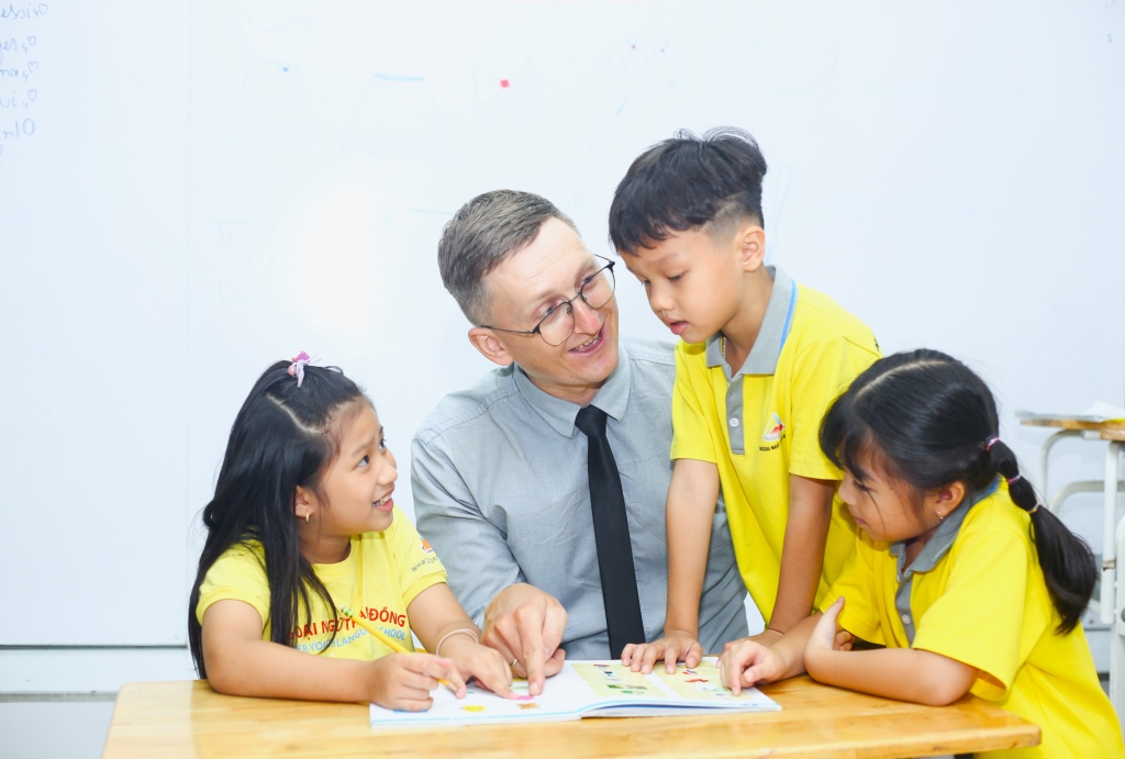 Ngoại Ngữ Thần Đồng – Giải pháp cải thiện kỹ năng nghe tiếng Anh toàn diện cho trẻ