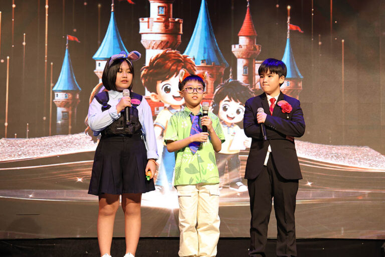 Từ màn ảnh đến sân khấu Speaking