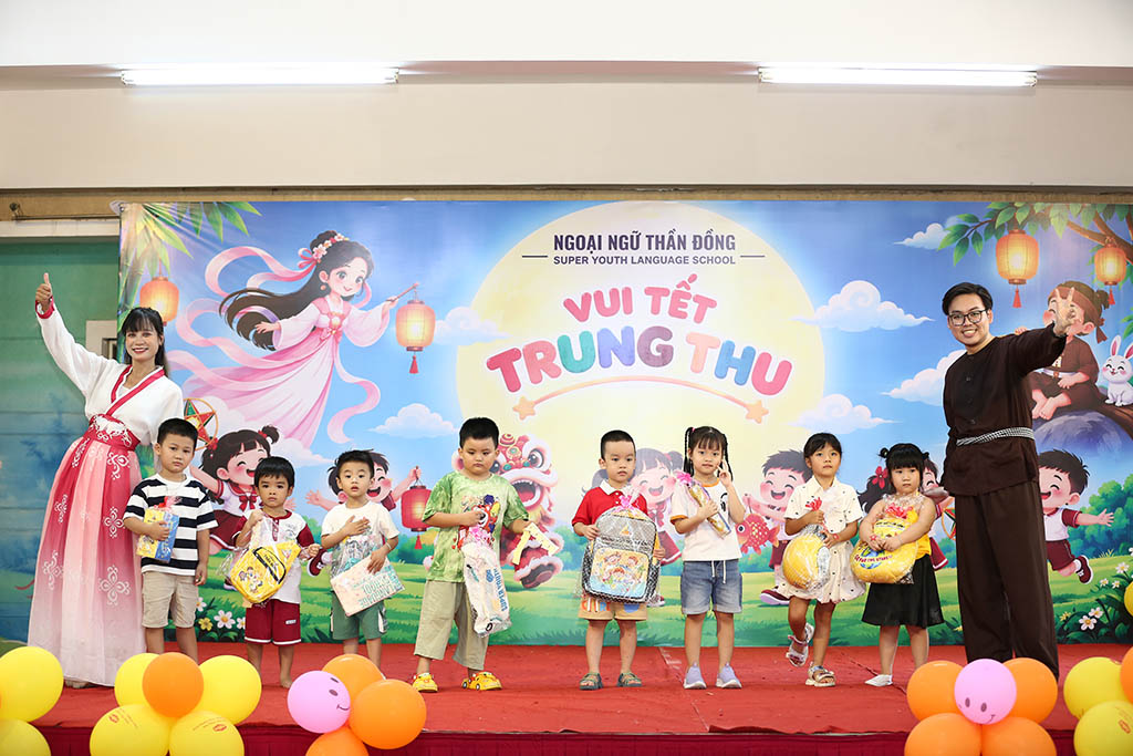 Món quà Trung Thu từ Ngoại Ngữ Thần Đồng dành tặng các bé